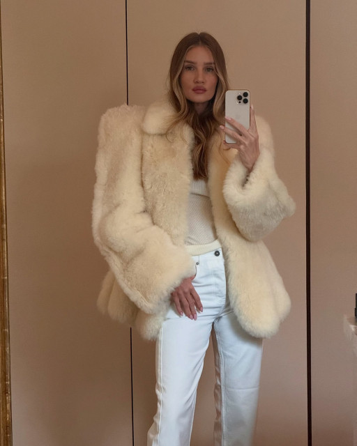 Rosie Huntington-Whitely instagram post 490628