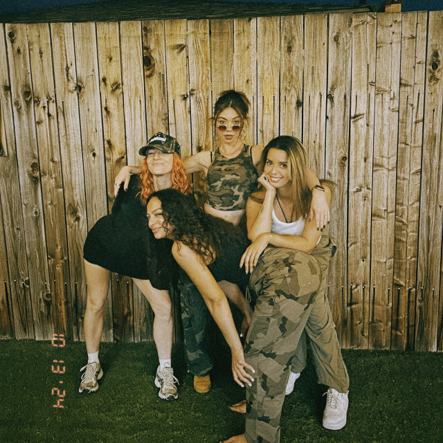 Sarah Hyland instagram post 487399