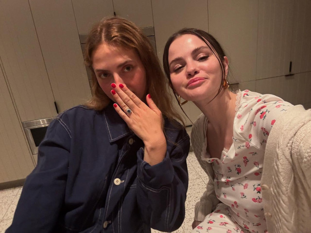 Selena Gomez instagram post 490187