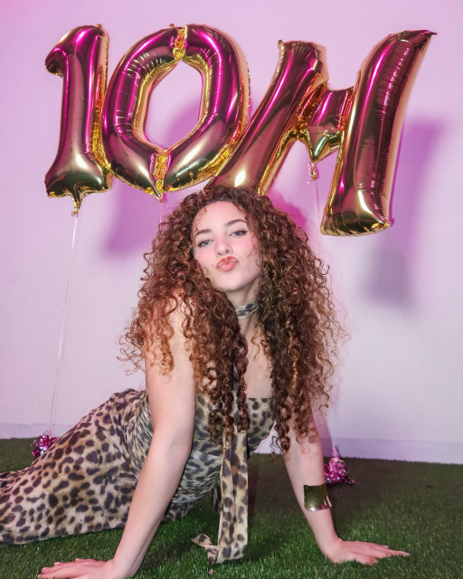 Sofie Dossi instagram post 484703