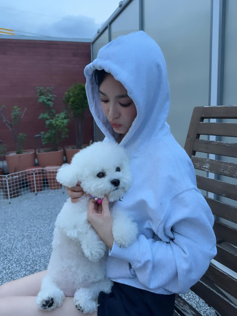 Song Hye-kyo         instagram post 494604