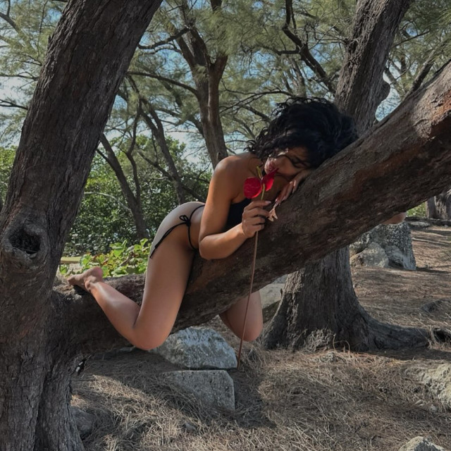 Yovanna Ventura instagram post 490387
