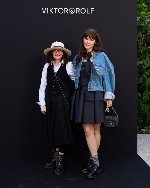 Zooey Deschanel instagram post 493784
