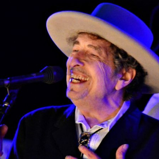 Bob Dylan Is Ignoring His Nobel Prize