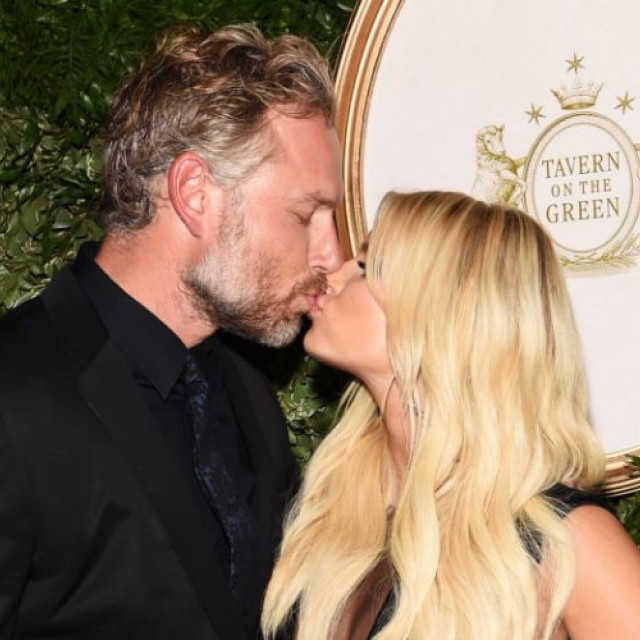 Jessica Simpson Celebrates The 6th Anniversary With Eric Johnson