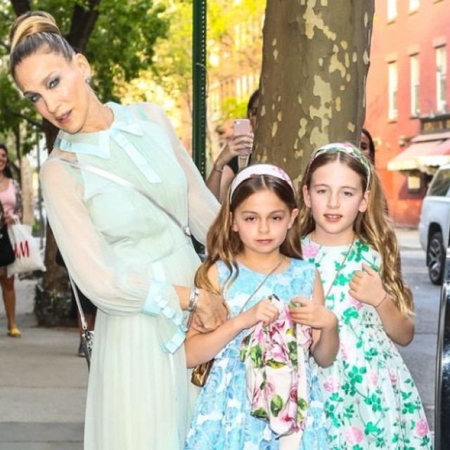 Sarah Jessica Parker appeared in public with daughters-twins