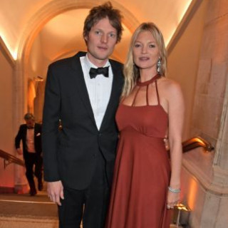 The Sun: 45-year-old model Kate Moss plans to marry