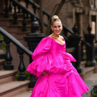 Sarah Jessica Parker wearing a pink cake dress