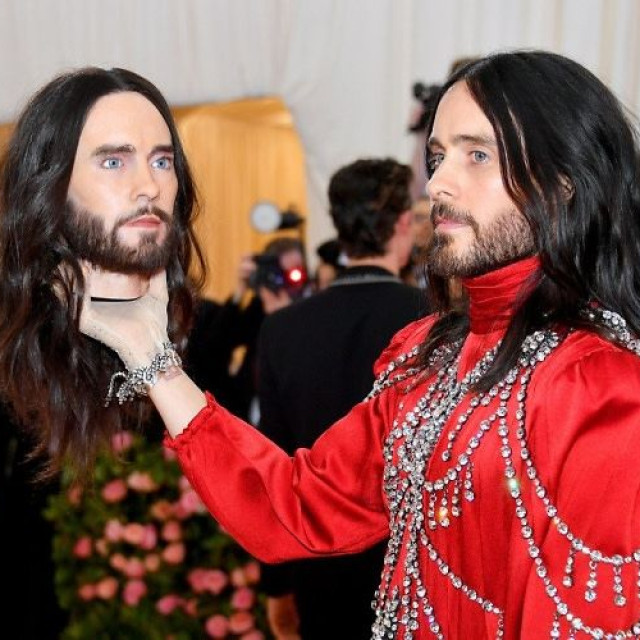 Jared Leto lost his head