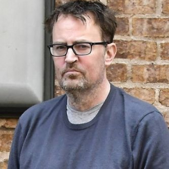 Matthew Perry seeks new love on the web