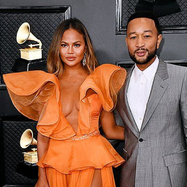 Chrissy Teigen got a new tattoo