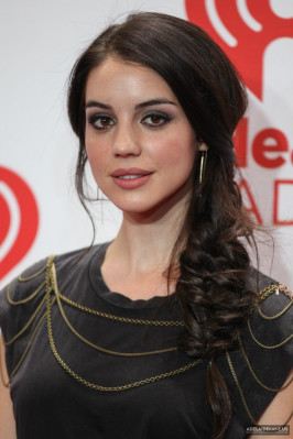 Adelaide Kane pic #715685