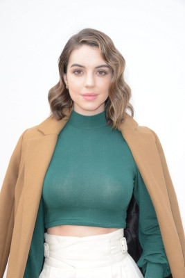 Adelaide Kane pic #1018394