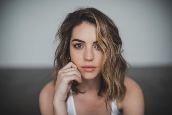 Adelaide Kane pic #1063021