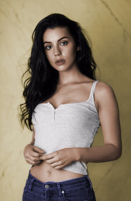 Adelaide Kane pic #940550