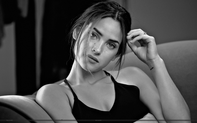 Adria Arjona pic #1306812