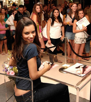 Adriana Lima pic #592221