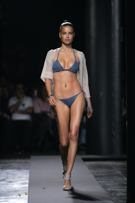 photo 18 in Adriana Lima gallery [id612487] 2013-06-24 00:00:00