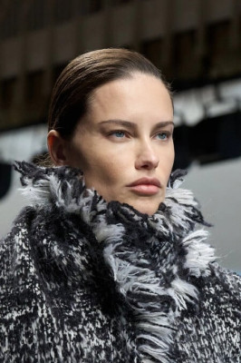 photo 7 in Adriana Lima gallery [id1369739] 2025-04-15 00:00:00