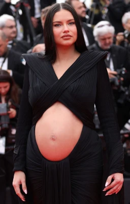 photo 6 in Adriana Lima gallery [id1304180] 2022-07-06 00:00:00