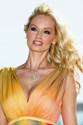 Adriana Sklenarikova-Karembeu pic #528023