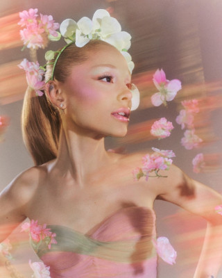 Ariana Grande – for R.E.M Beauty Collection October 2025