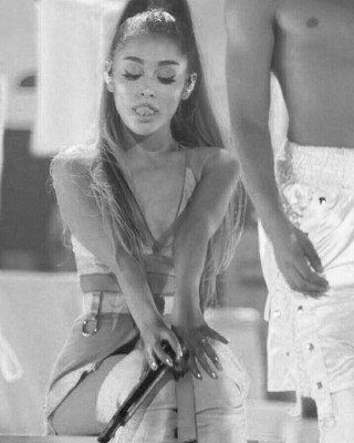 photo 22 in Ariana Grande gallery [id1083619] 2018-11-15 00:00:00