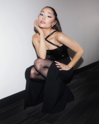 photo 7 in Ariana Grande gallery [id1280223] 2021-11-14 00:00:00