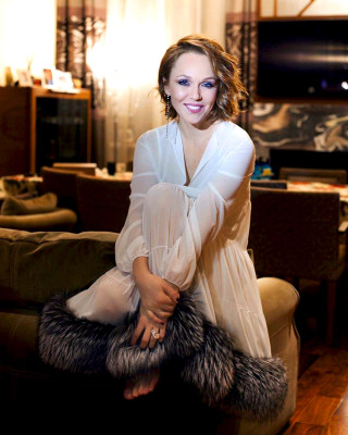 Albina Dzhanabaeva pic #1045846
