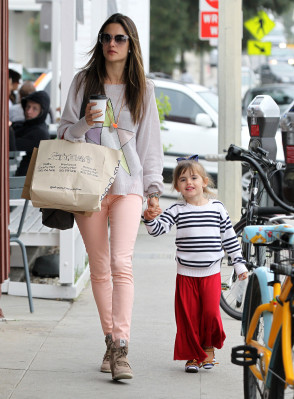 Alessandra Ambrosio pic #589832