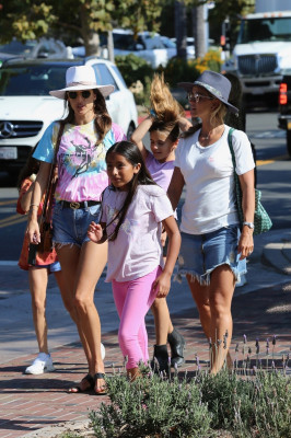 Alessandra Ambrosio pic #1171681