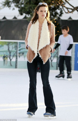 Alessandra Ambrosio pic #816334