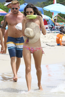 Alessandra Ambrosio pic #994867
