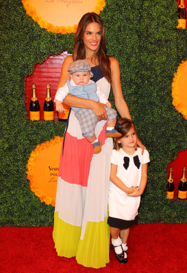Alessandra Ambrosio pic #706754