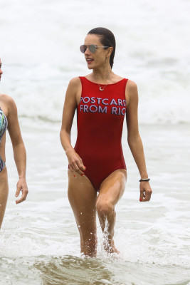 Alessandra Ambrosio pic #993879