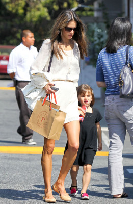 Alessandra Ambrosio pic #590623