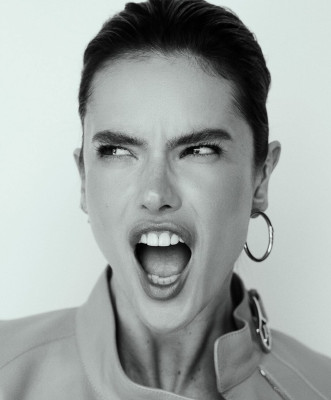 Alessandra Ambrosio pic #1375439