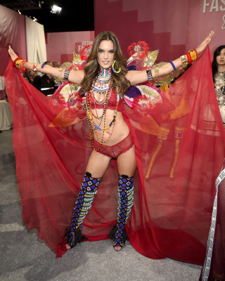 Alessandra Ambrosio pic #981799