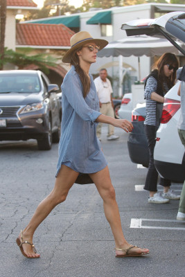 Alessandra Ambrosio pic #982890