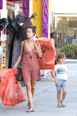 Alessandra Ambrosio pic #974730