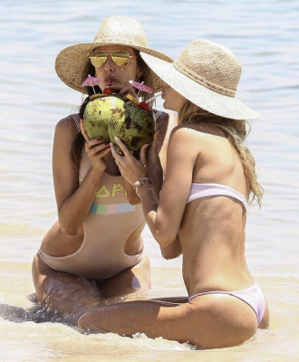 Alessandra Ambrosio pic #999369