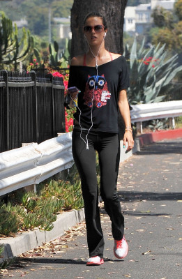 Alessandra Ambrosio pic #593611