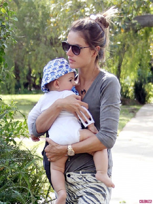 Alessandra Ambrosio pic #575852