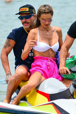 Alessandra Ambrosio pic #1246277