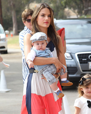 Alessandra Ambrosio pic #541493