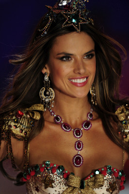 Alessandra Ambrosio pic #552072