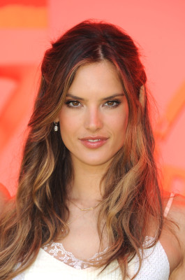 Alessandra Ambrosio pic #378373