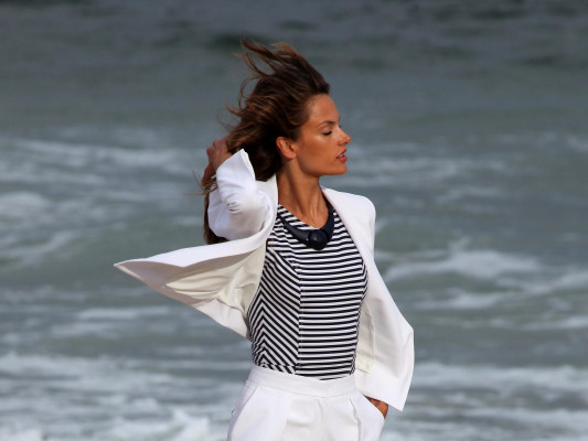 Alessandra Ambrosio pic #566267