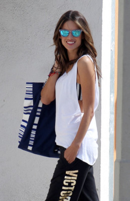 Alessandra Ambrosio pic #583065