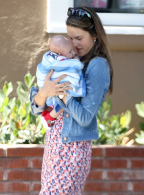 Alessandra Ambrosio pic #507421